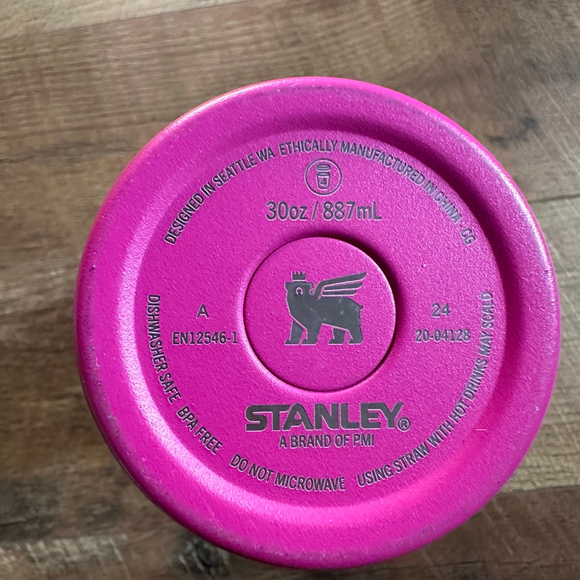 Stanley Pink Water Bottle & Thermos 30 oz. - Picture 4 of 7